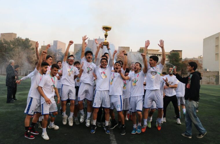 احسان ری قهرمان لیگ برتر بزرگسالان تهران شد